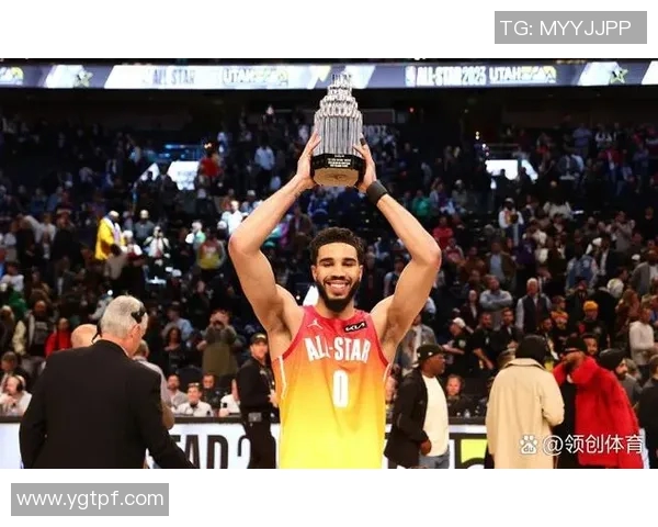 山东高速球员张三荣膺本赛季MVP,成就传奇 山东高速球员张三荣膺本赛季MVP,成就传奇