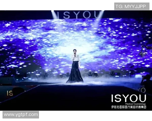 水中庆典:勒沃库森在水底绽放璀璨花朵 水中庆典:勒沃库森在水底绽放璀璨花朵