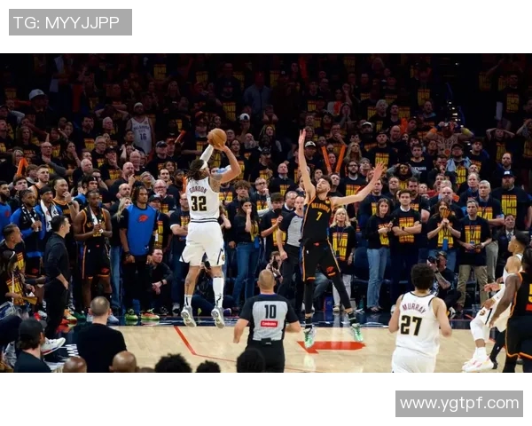 爵士大胜掘金，米切尔32分领军稳扎稳打取胜